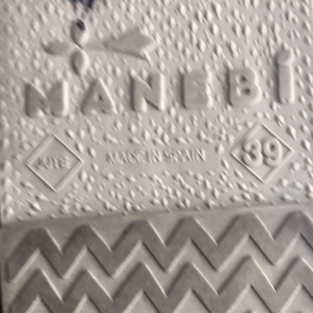 manebi reposhing this